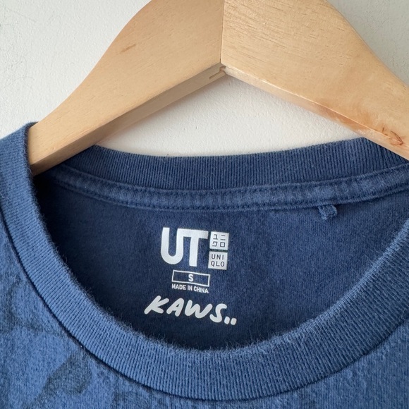KAWS x Uniqlo All Over Holiday Print Tee - Picture 4 of 4